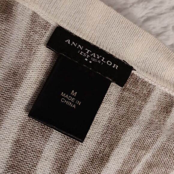 Ann Taylor V-neck Cardigan Sweater - Picture 4 of 5